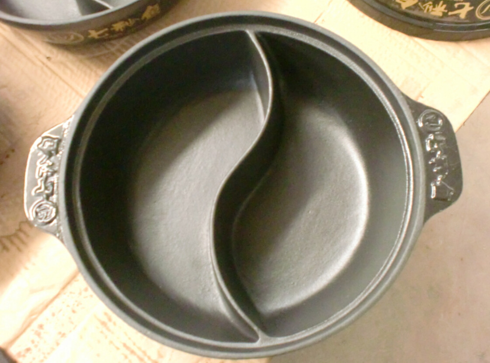 Wholesale cast iron two section divided pot factory and suppliers